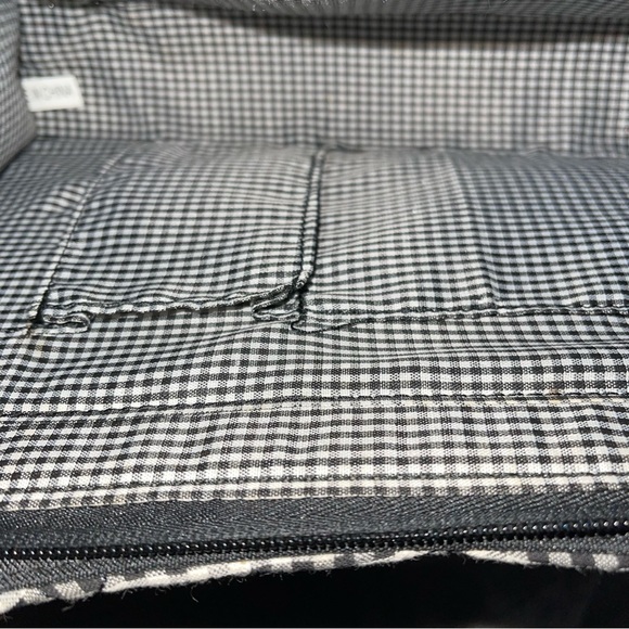 Women’s Black and White Check Snowman Shoulder Bag Quilted Outer Zipper Closure - Picture 7 of 9